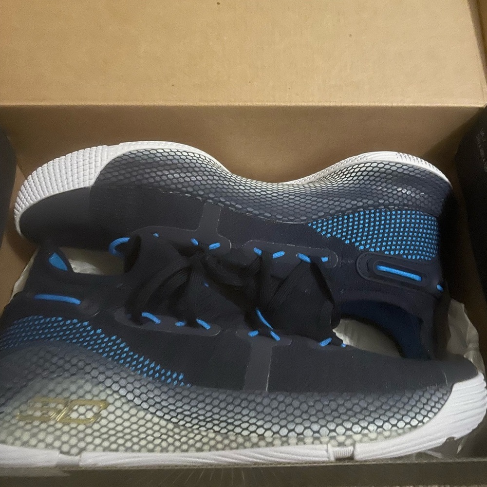 COPY - UA Team Curry 6 Shoe